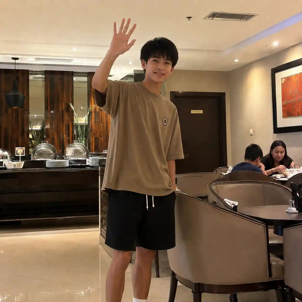 ちょっとおしゃれ系のT とハーフパンツ